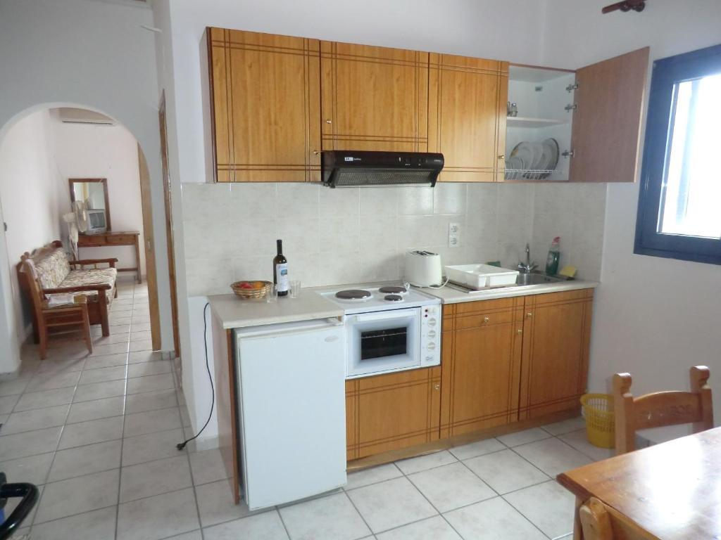 Flisvos Apartments Frangocastelo Екстер'єр фото