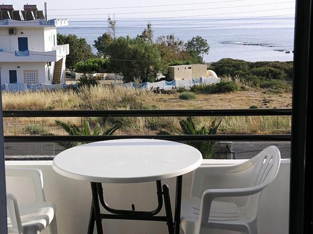 Flisvos Apartments Frangocastelo Екстер'єр фото
